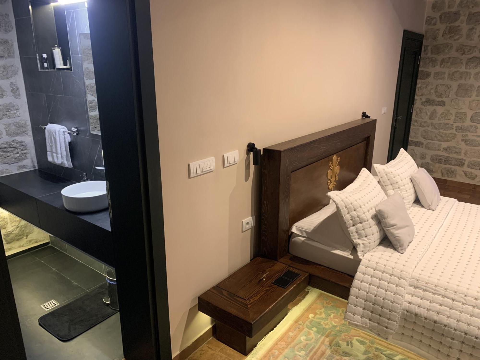 Kazin Supreme Hotell Kotor Eksteriør bilde