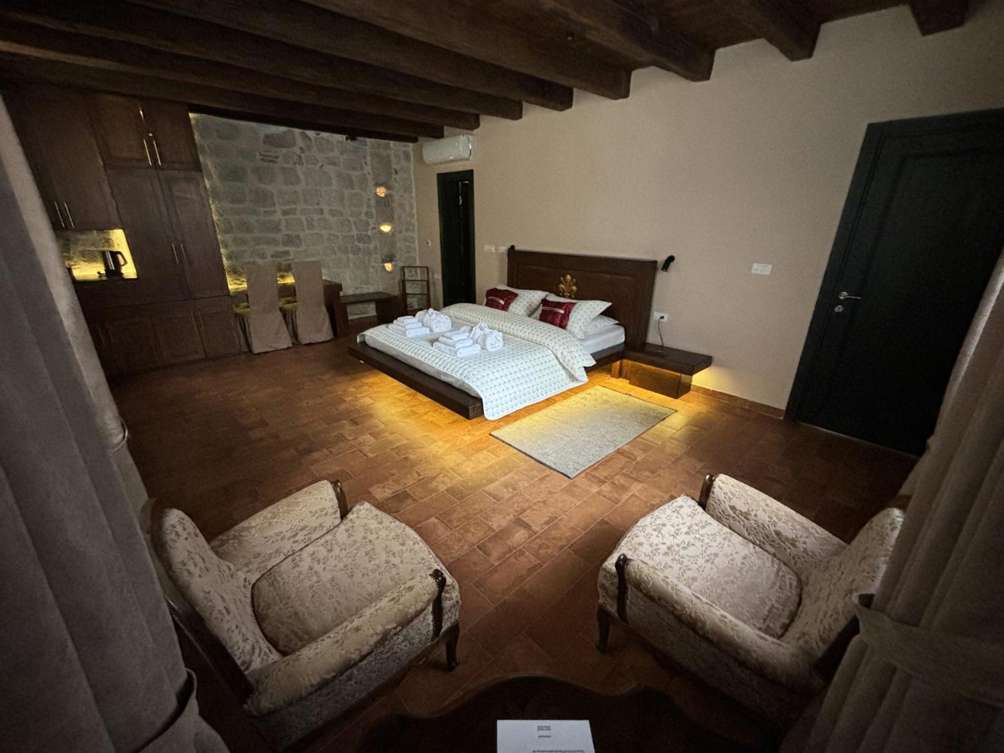 Kazin Supreme Hotell Kotor Eksteriør bilde