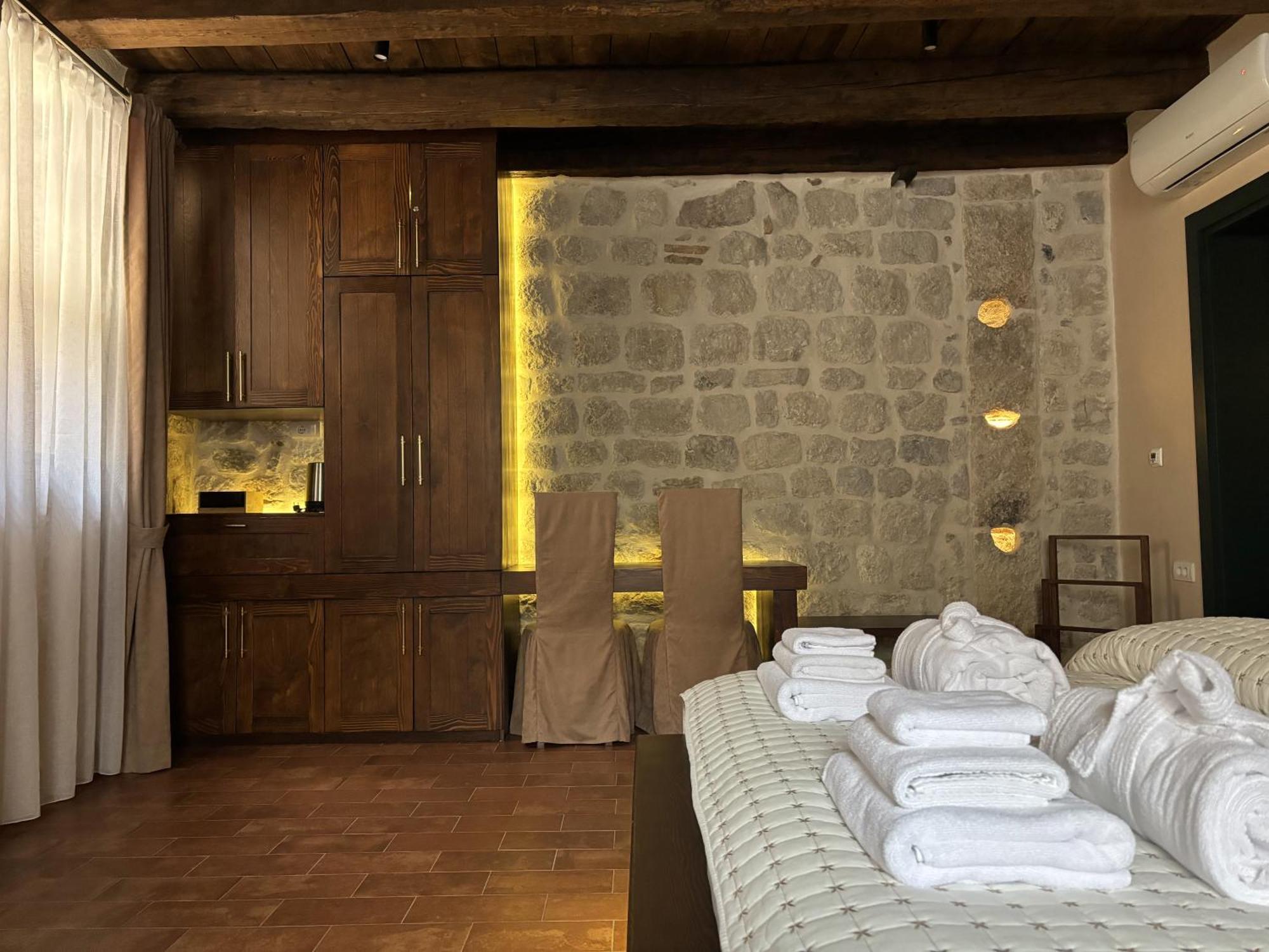 Kazin Supreme Hotell Kotor Eksteriør bilde