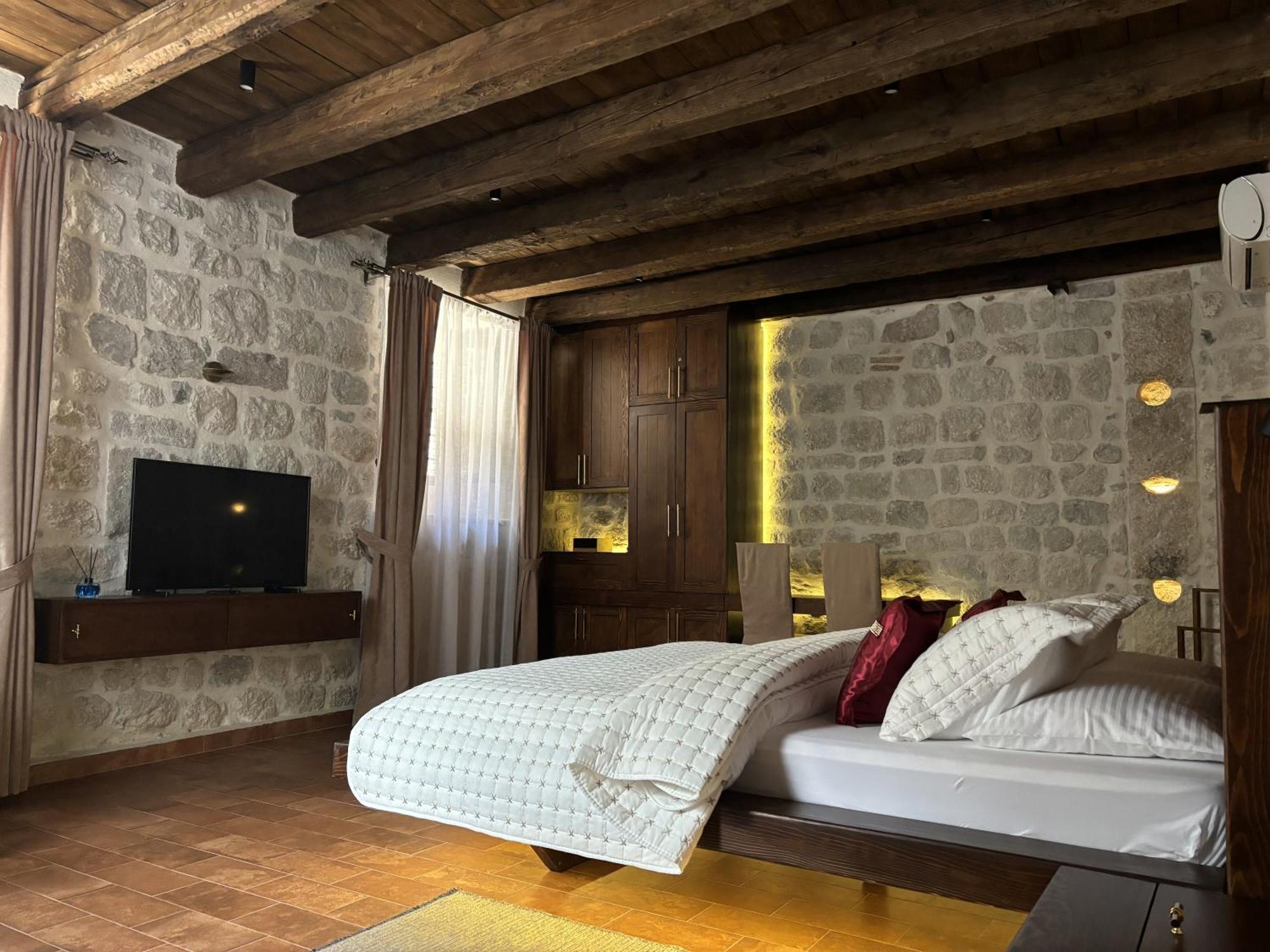 Kazin Supreme Hotell Kotor Eksteriør bilde
