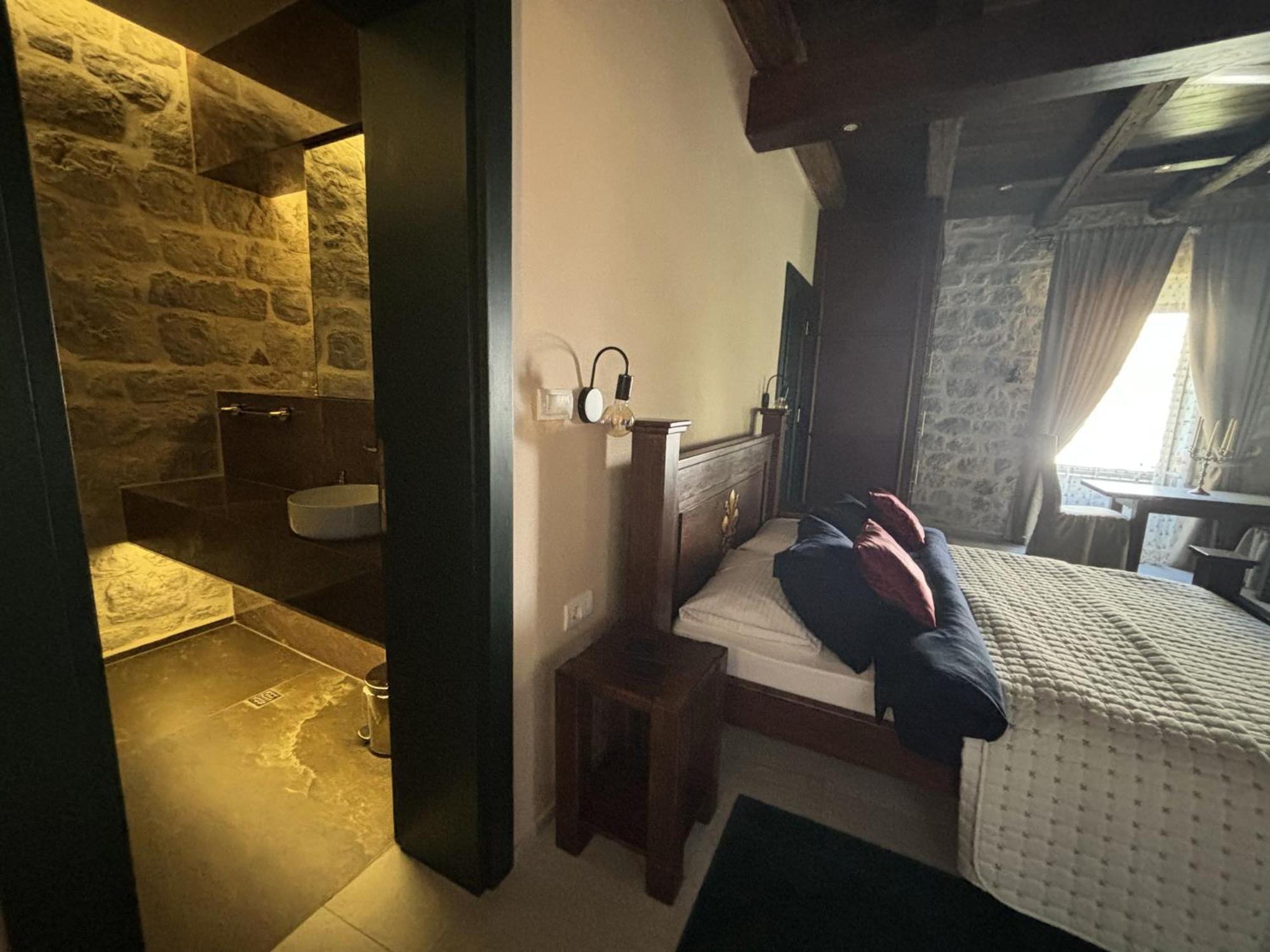 Kazin Supreme Hotell Kotor Eksteriør bilde