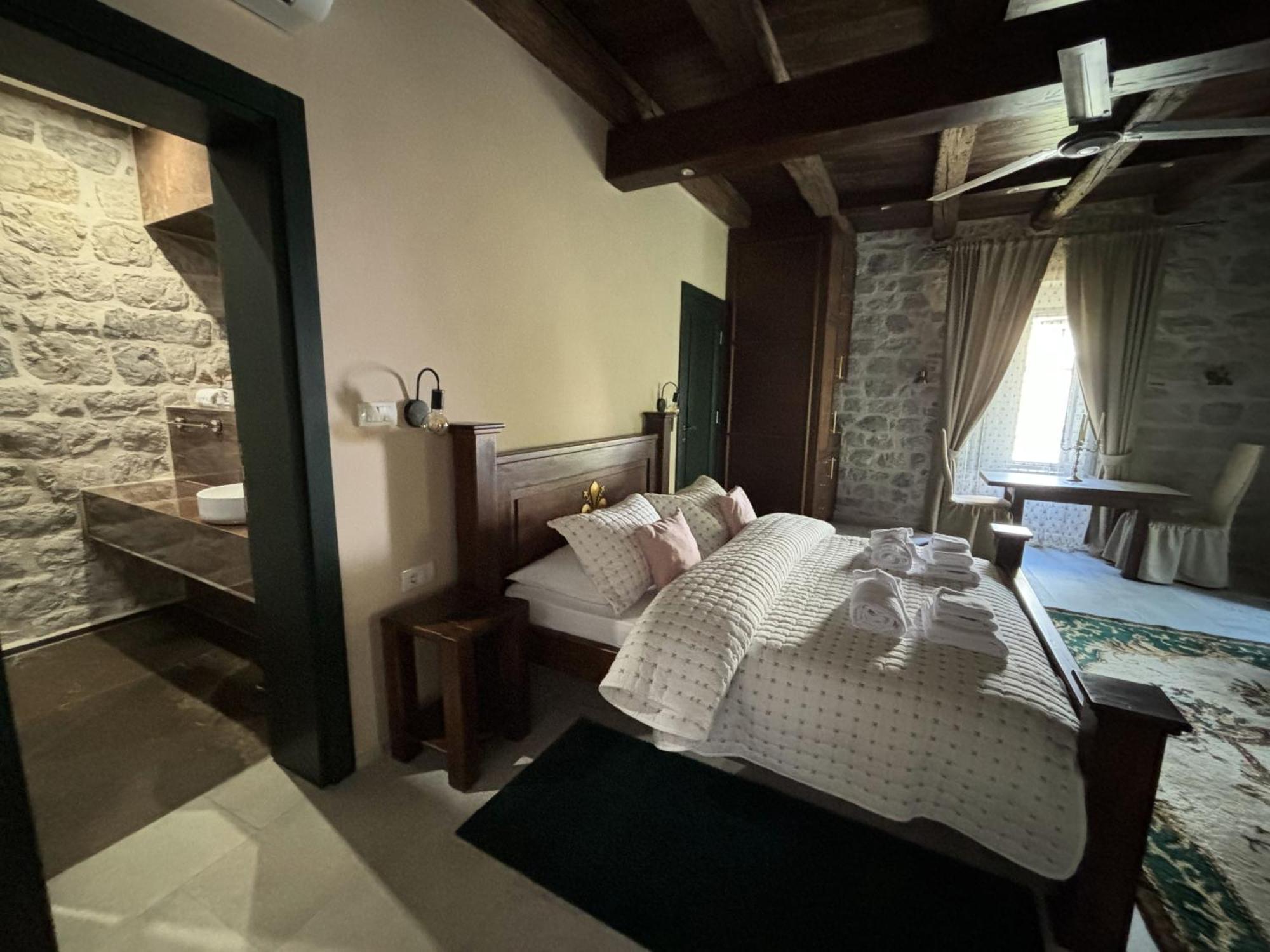 Kazin Supreme Hotell Kotor Eksteriør bilde