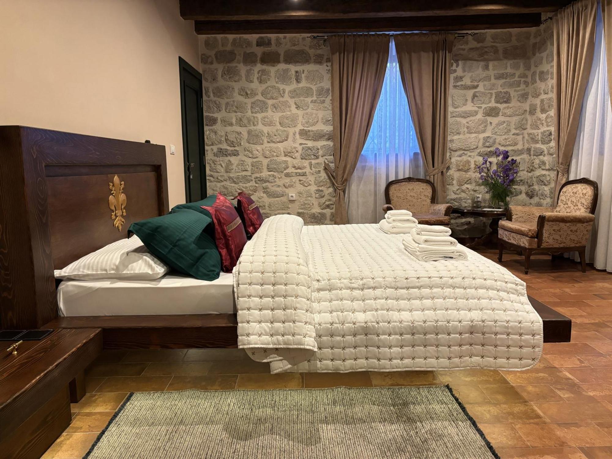 Kazin Supreme Hotell Kotor Eksteriør bilde