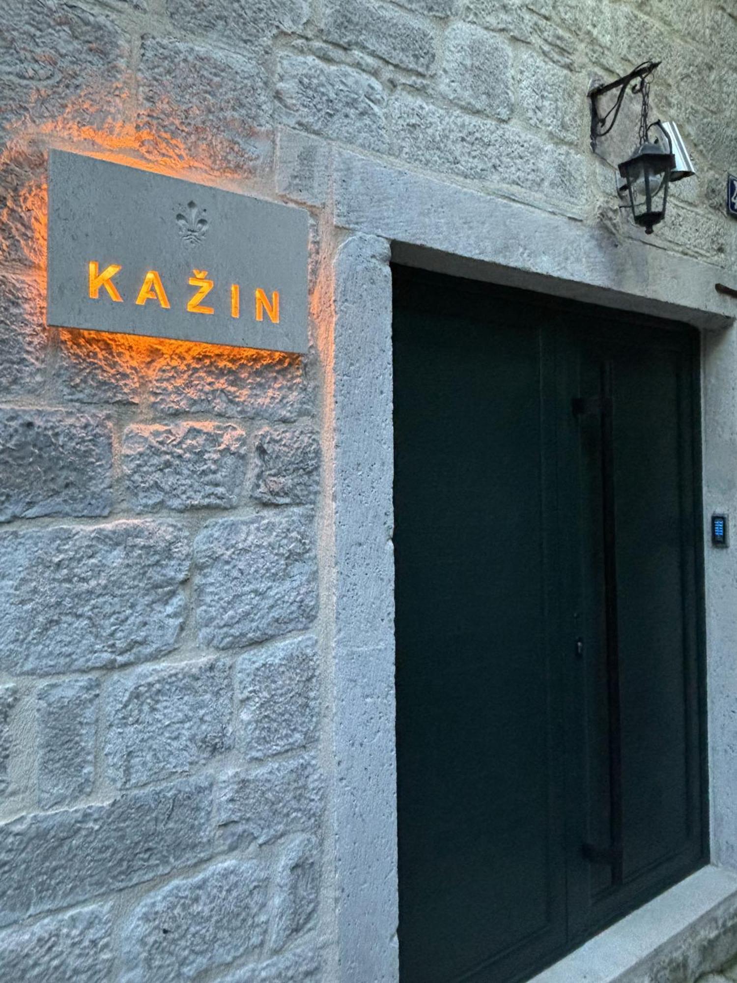 Kazin Supreme Hotell Kotor Eksteriør bilde