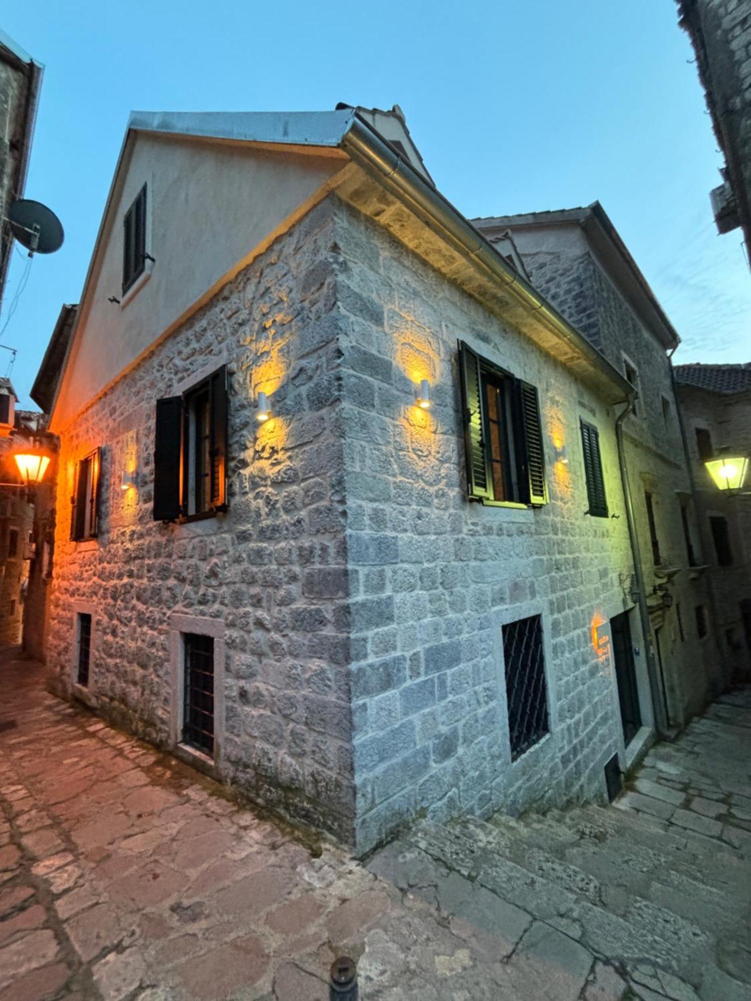 Kazin Supreme Hotell Kotor Eksteriør bilde